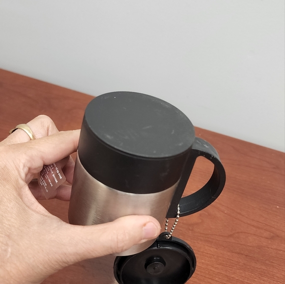 Stainless steel mug w compass lid - Picture 2 of 11